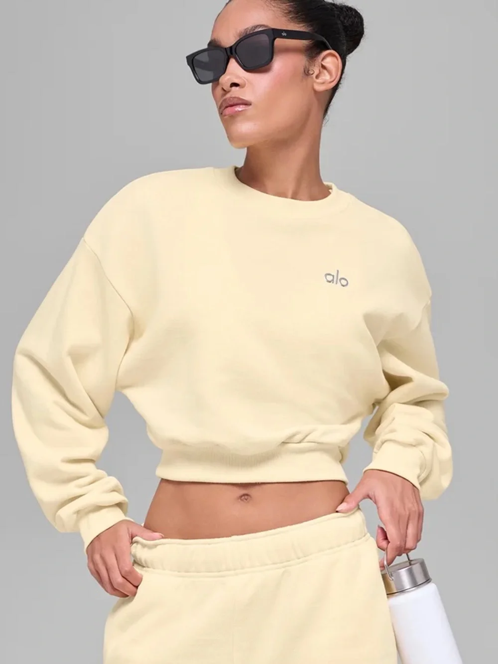 Alo Candlelight yellow- women’s Cropped Accolade Crewneck